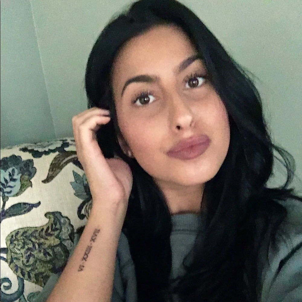 Meet your Posher, Vanessa